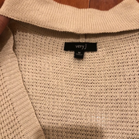 Cross Low V neck Crochet Sweater - Picture 3 of 3